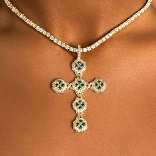 Cloverleaf Cross Pendant Gold