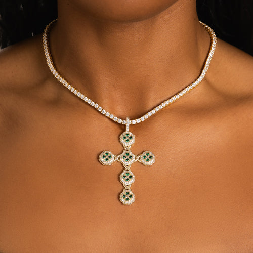 Cloverleaf Cross Pendant Gold