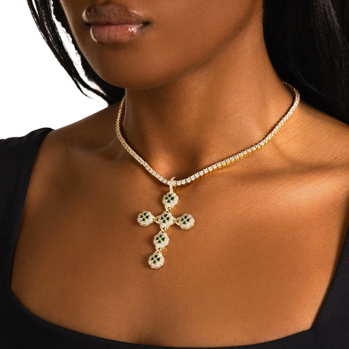 Cloverleaf Cross Pendant Gold