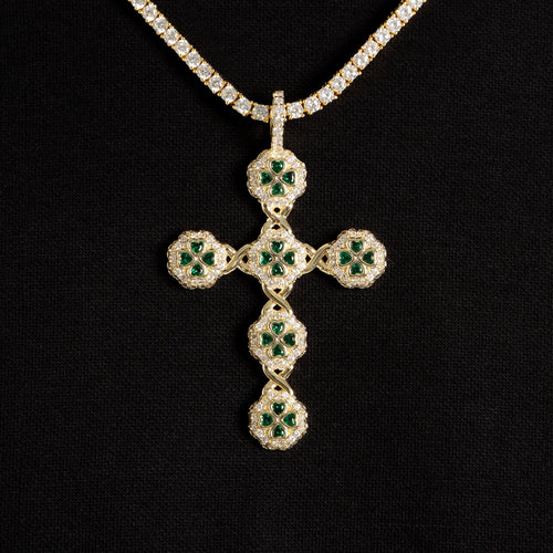 Cloverleaf Cross Pendant Gold
