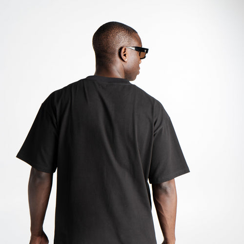 ESSENTIAL BLACK TEE