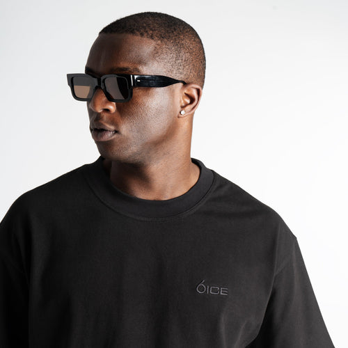 ESSENTIAL BLACK TEE
